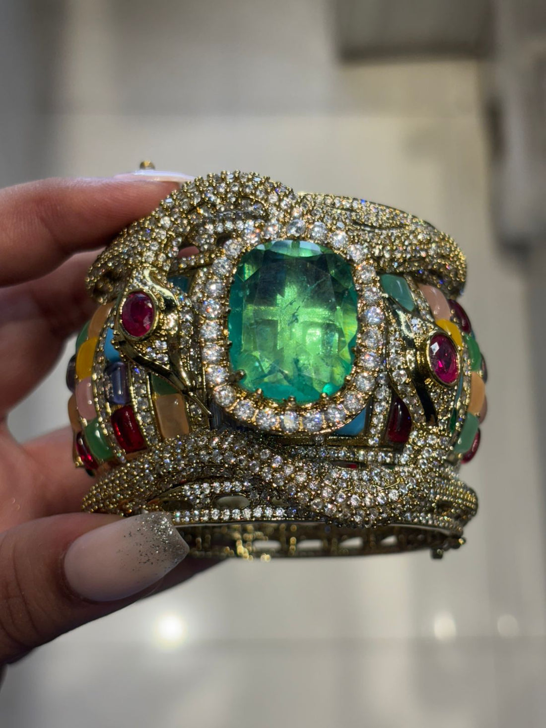 Serpenté Emerald Cuff