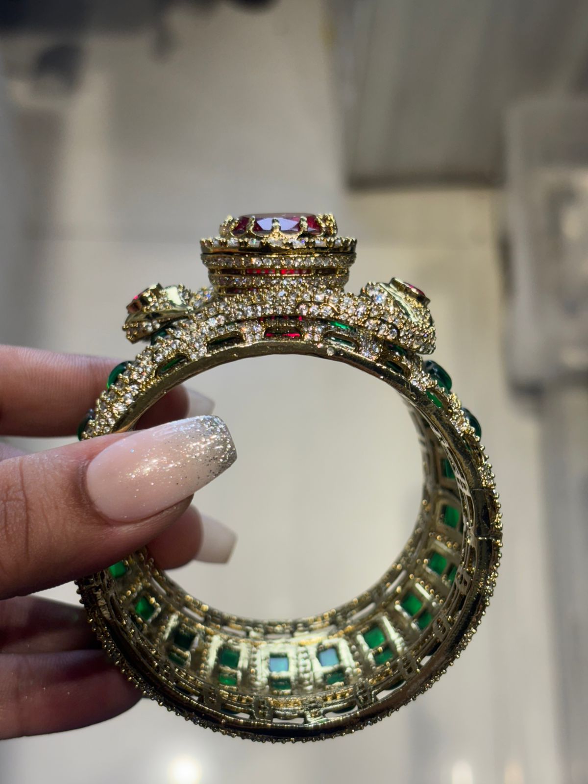 Serpenté Emerald Cuff