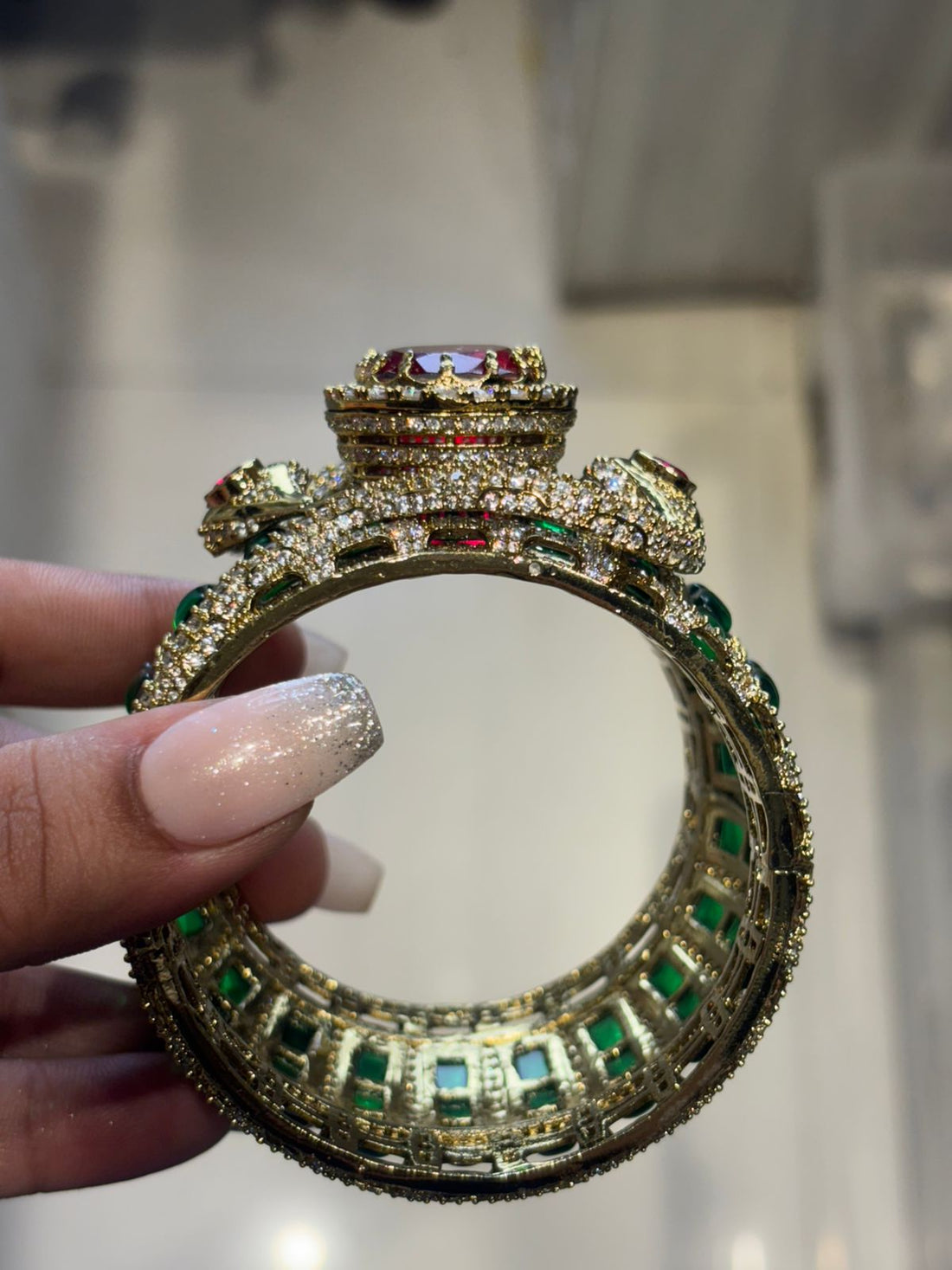 Serpenté Emerald Cuff