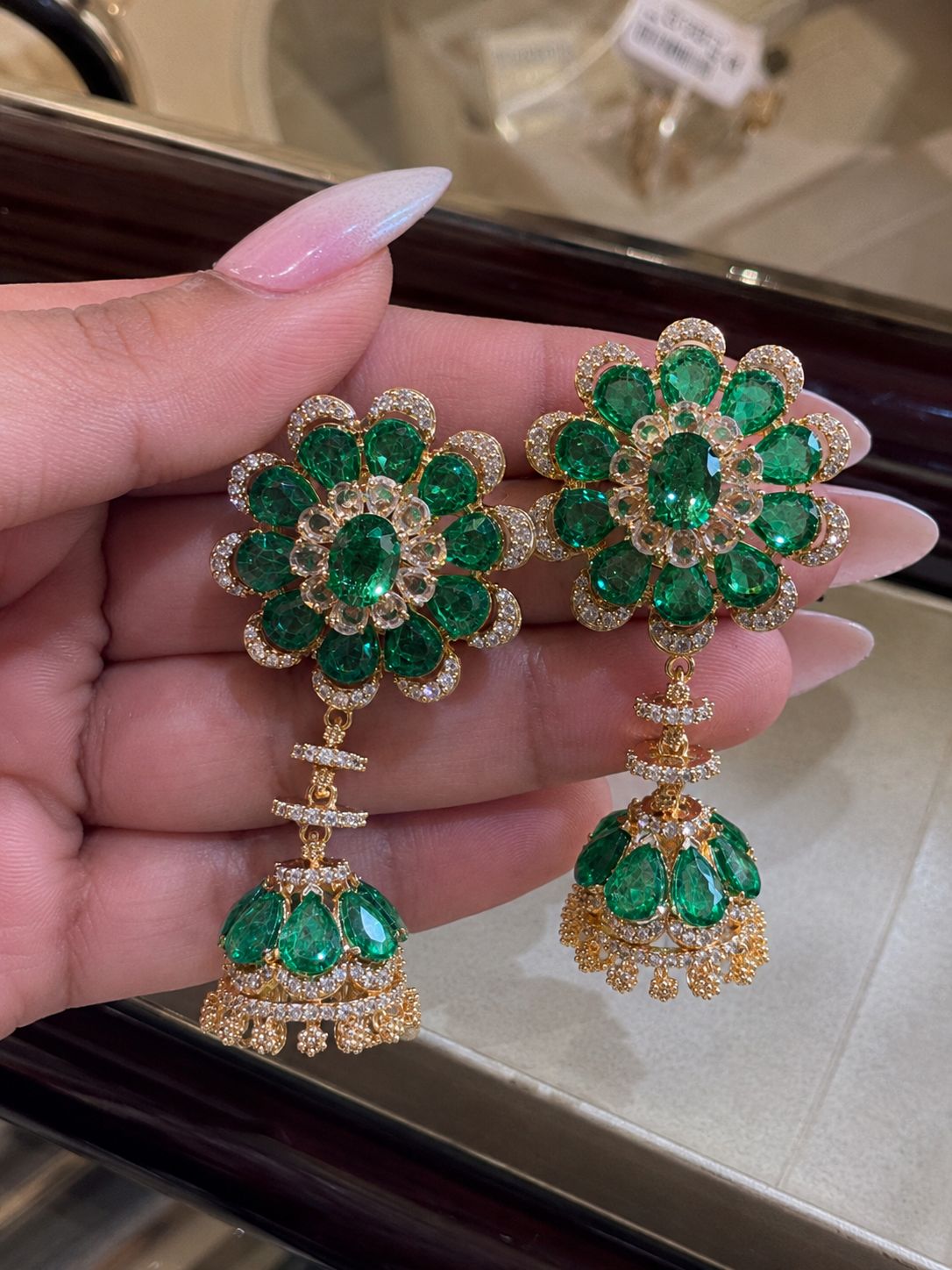 ALORA JHUMKA