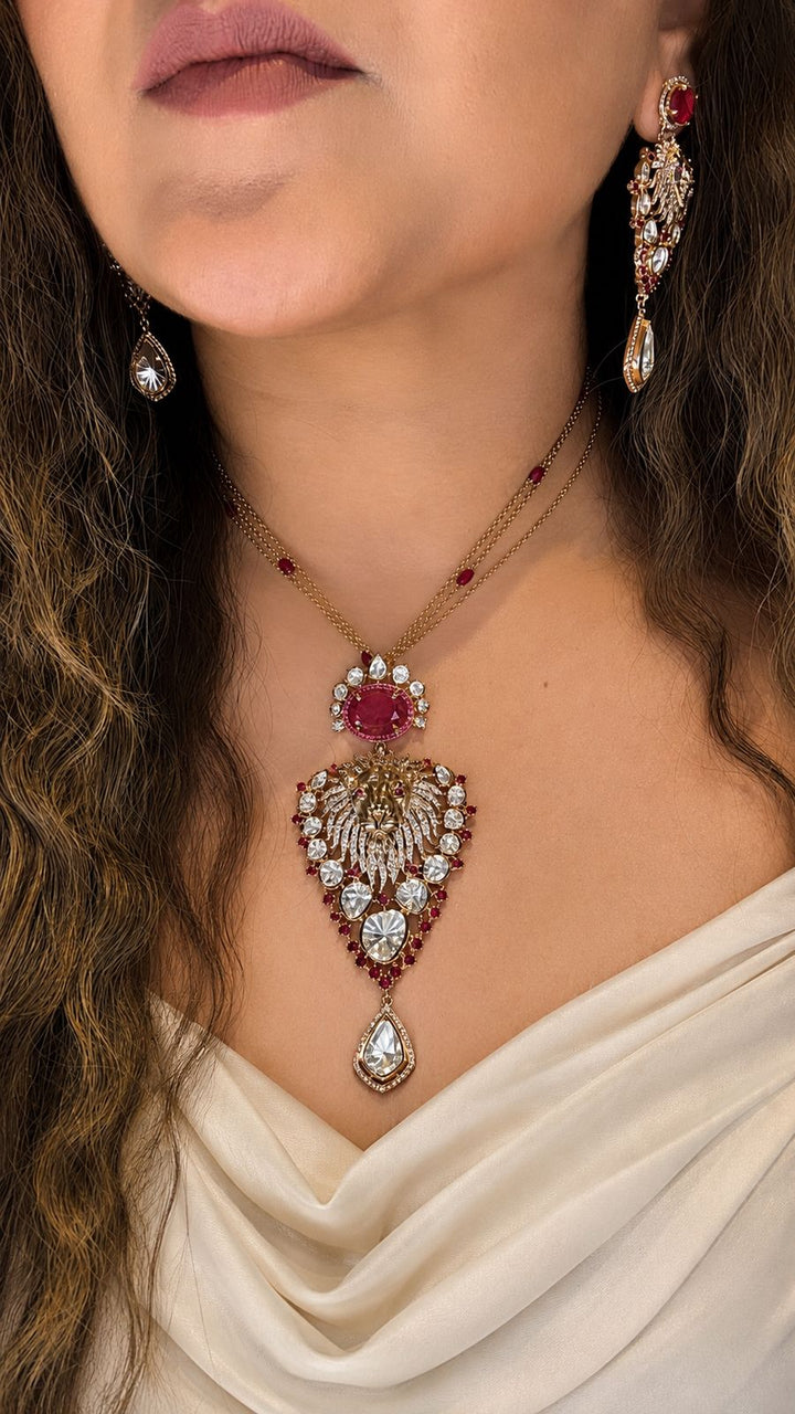 Regal Roar Necklace Set