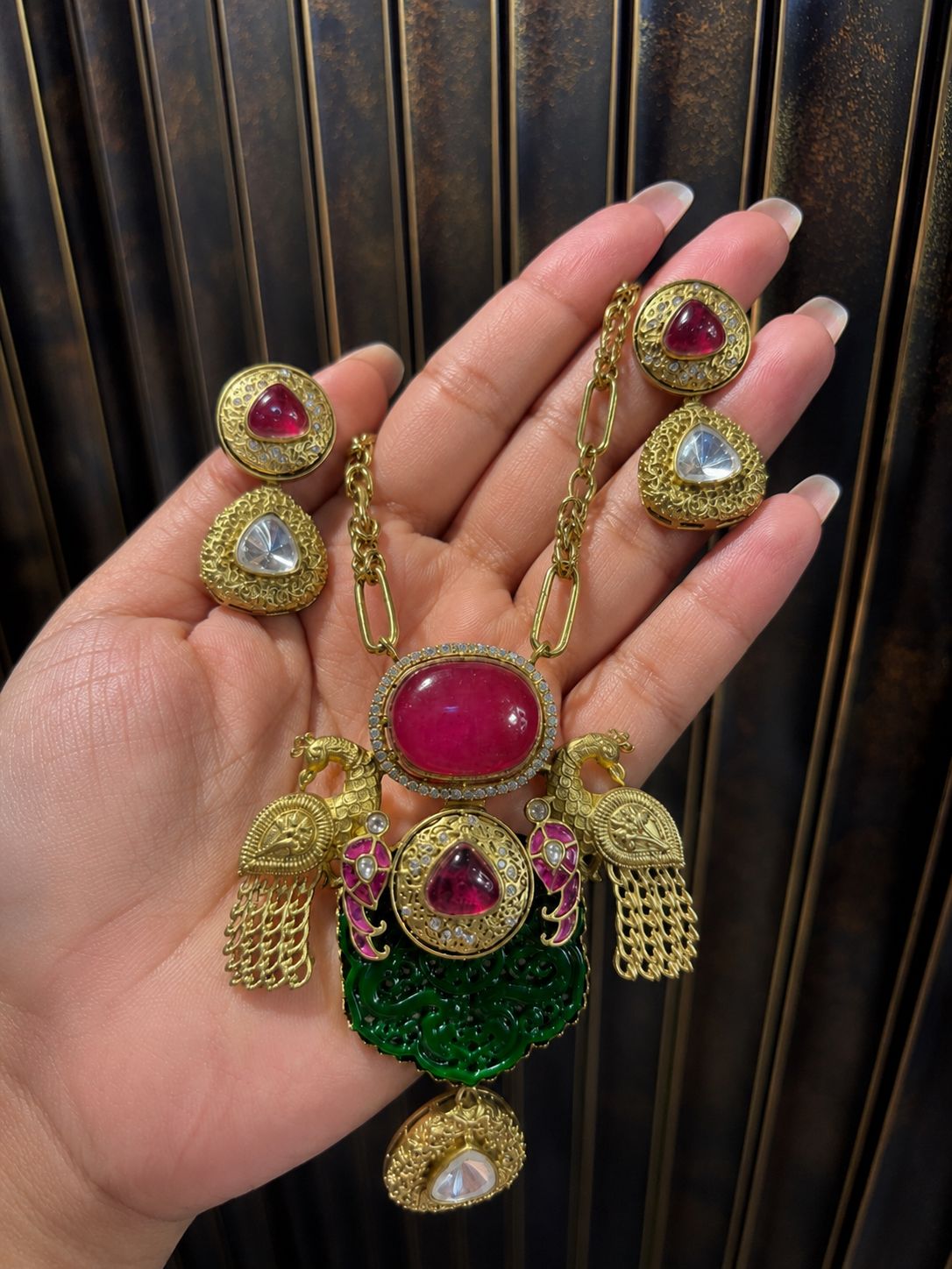 Miraaya Pendant Set