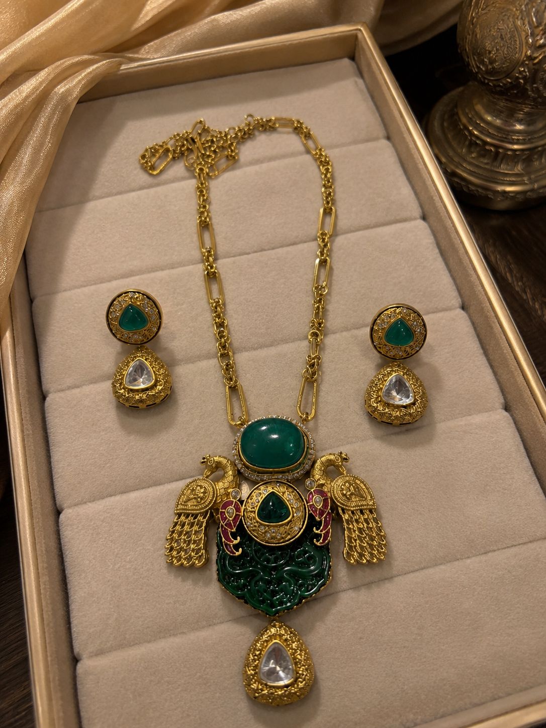 Miraaya Pendant Set