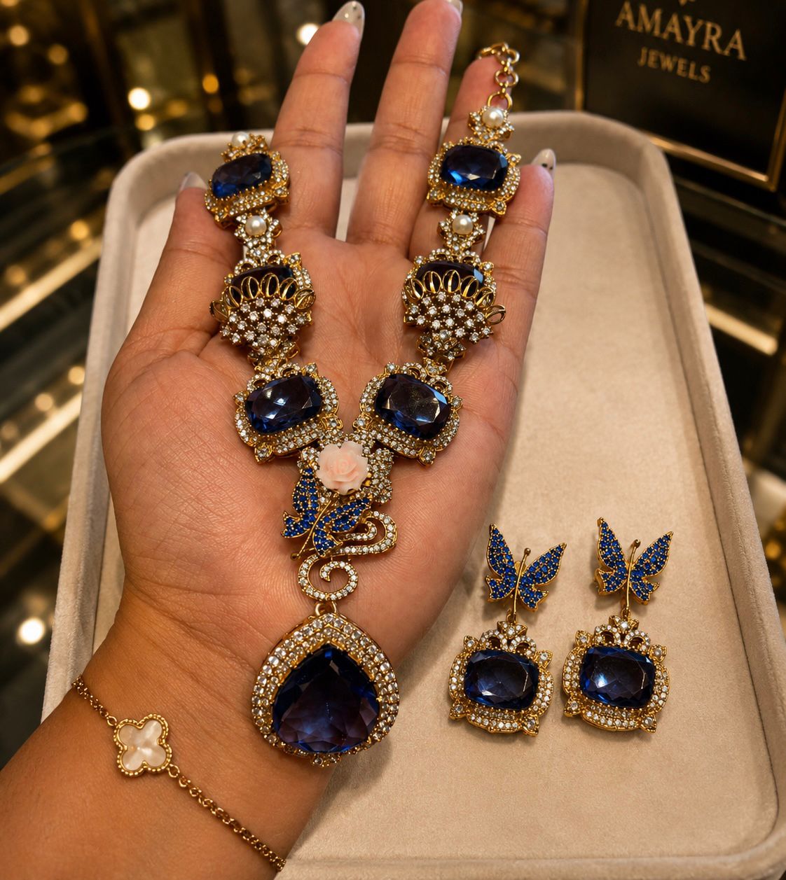 Rosamira Necklace Set