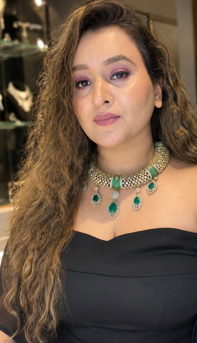 Vihana Emerald Necklace Set