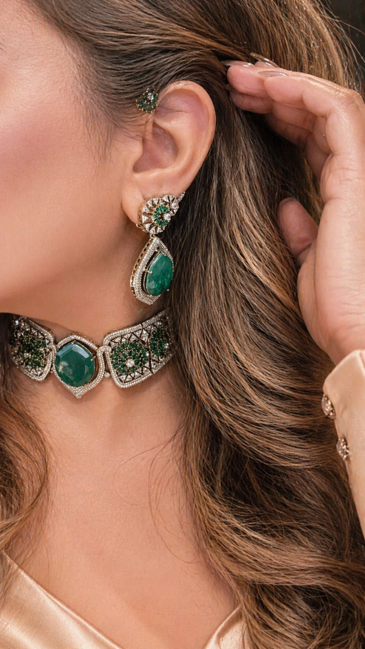 Emerald Signature Necklace Set