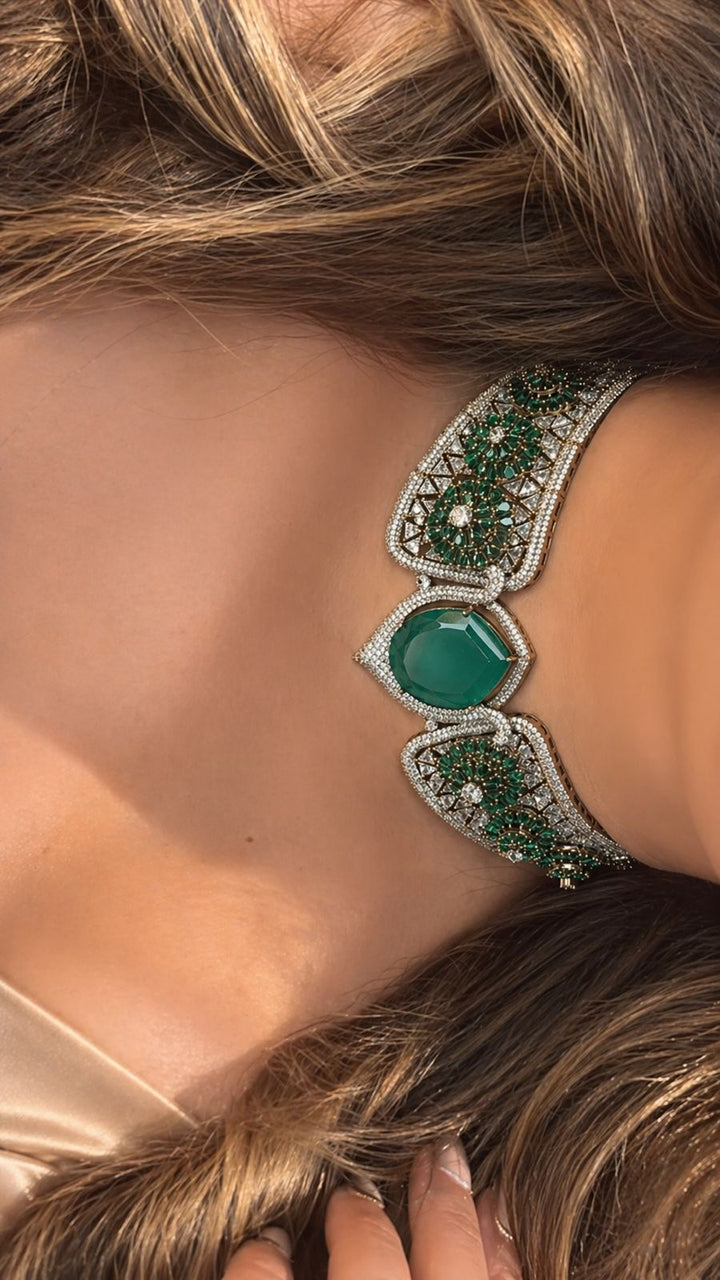 Emerald Signature Necklace Set