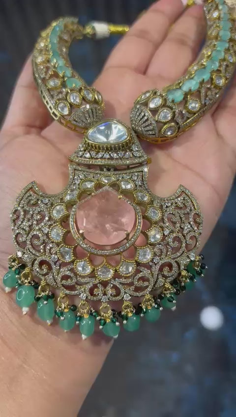 Iraaya Necklace Set
